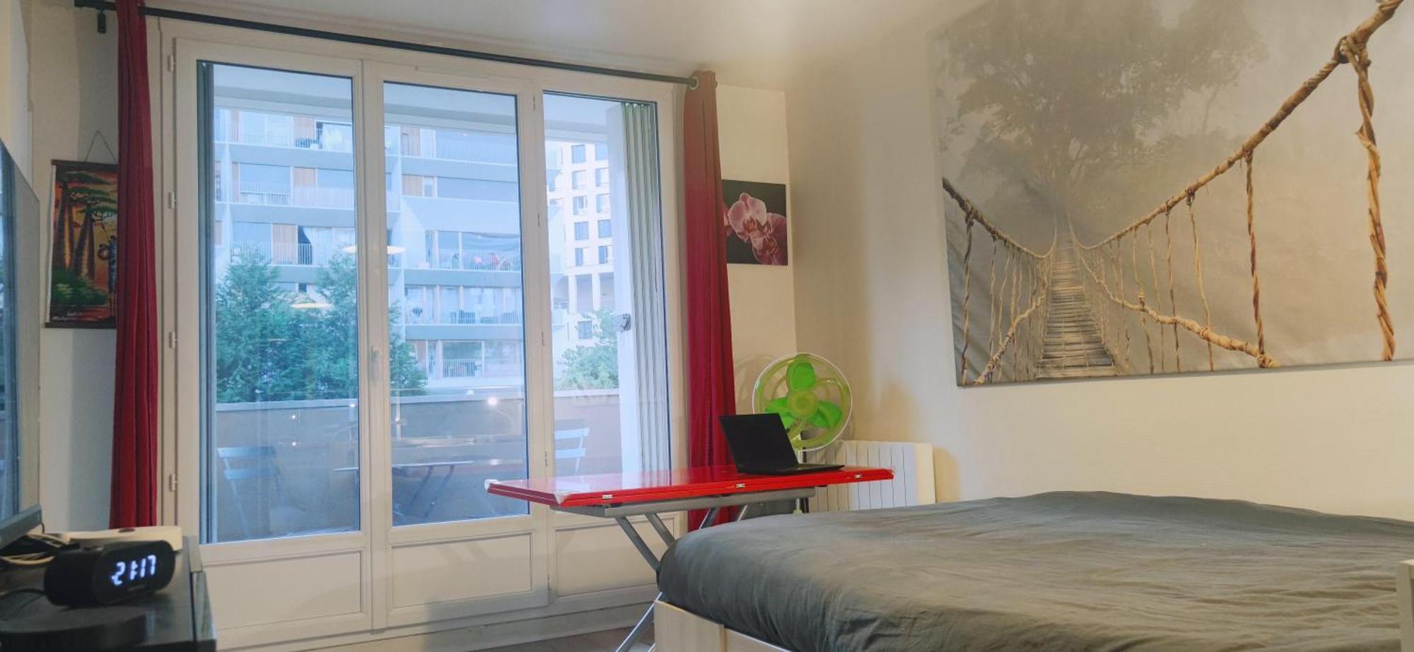 Apartment Sur Le Metro 12 Pour Montmartre
