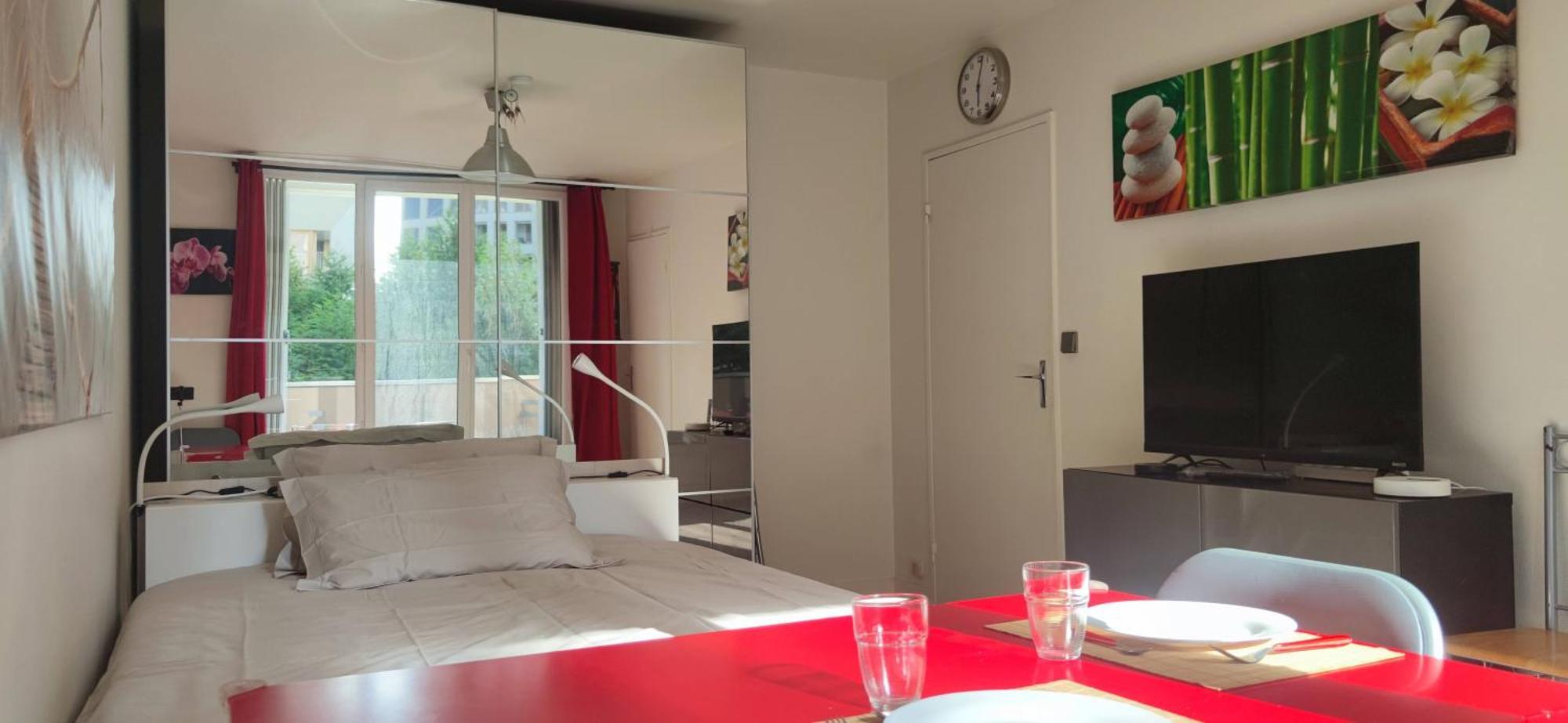 Apartment Sur Le Metro 12 Pour Montmartre
