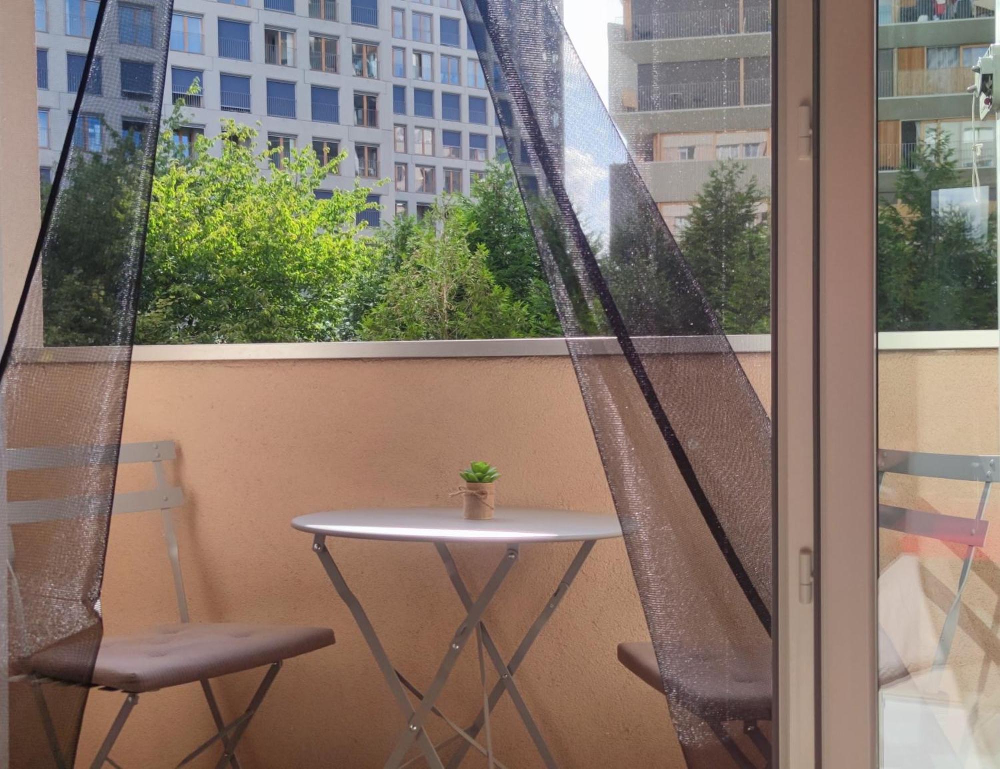 Apartment Sur Le Metro 12 Pour Montmartre